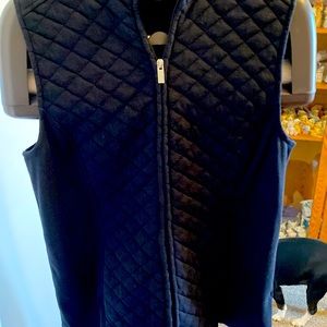 Black sleeveless vest